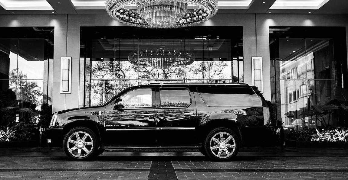 Cadillac Escalade hotel — Houston Limo Chauffeur