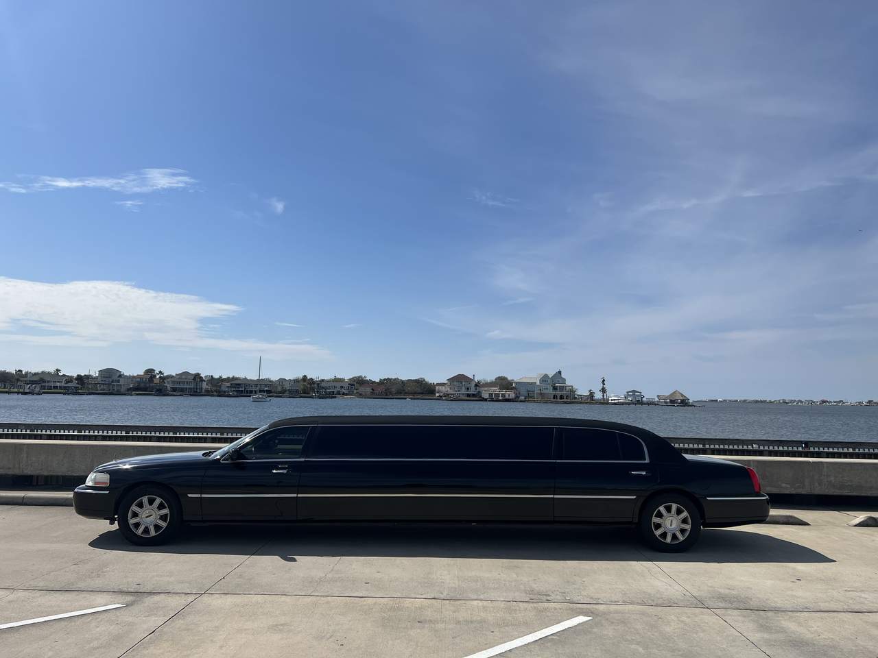 Galveston Lincoln Town Car bay rear — Houston Limo Chauffeur