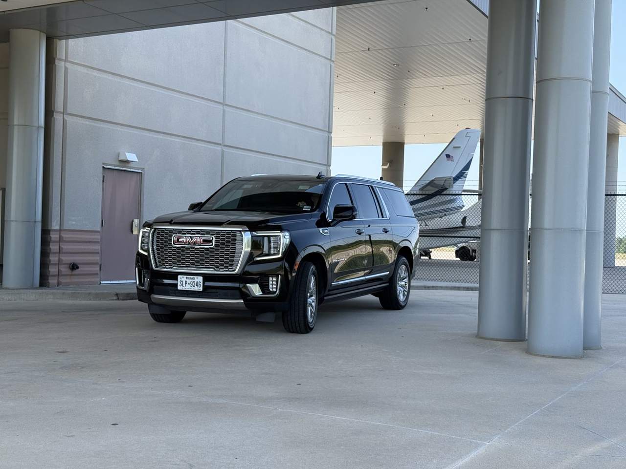 GMC Yukon Denali private jet FBO — Houston Limo Chauffeur