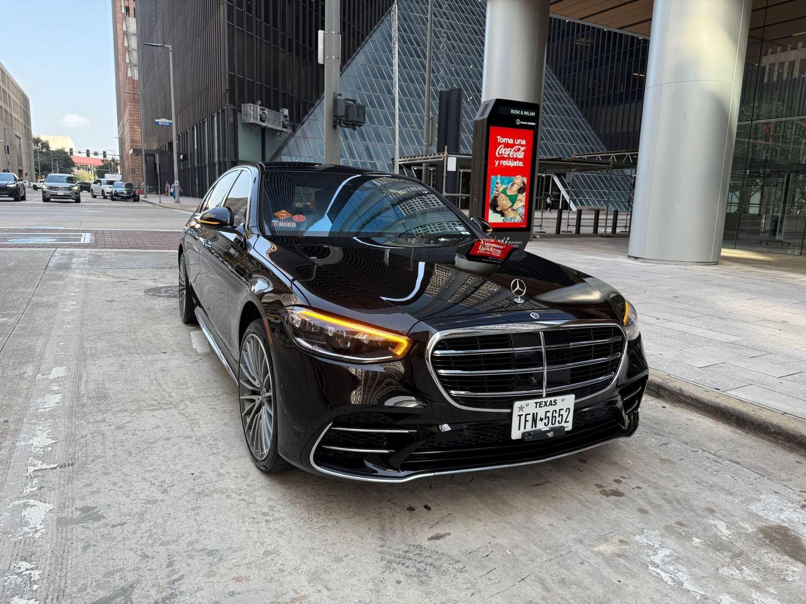 Mercedes-Benz S-Class sedan — Houston Limo Chauffeur