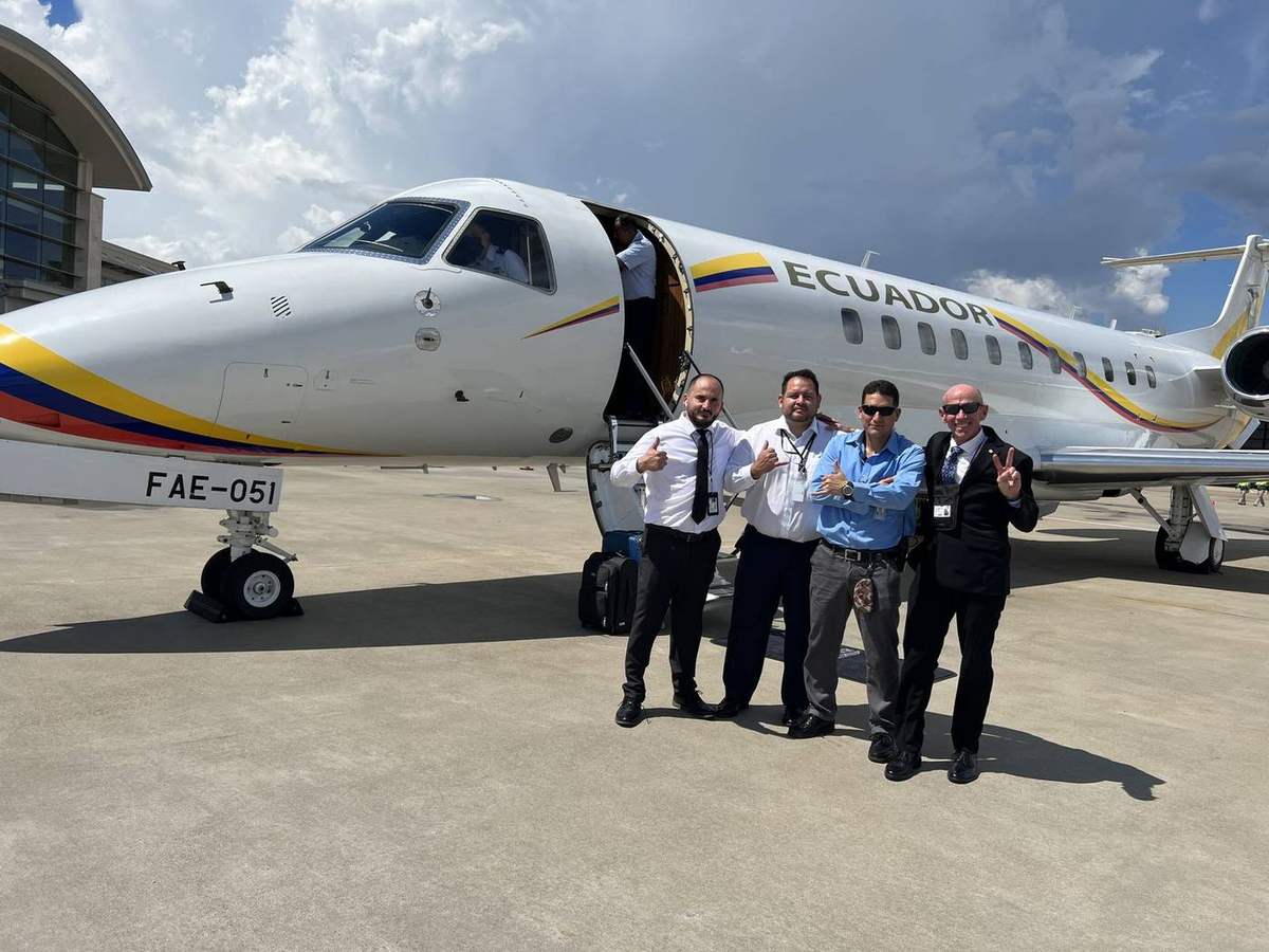 Team private jet — Houston Limo Chauffeur